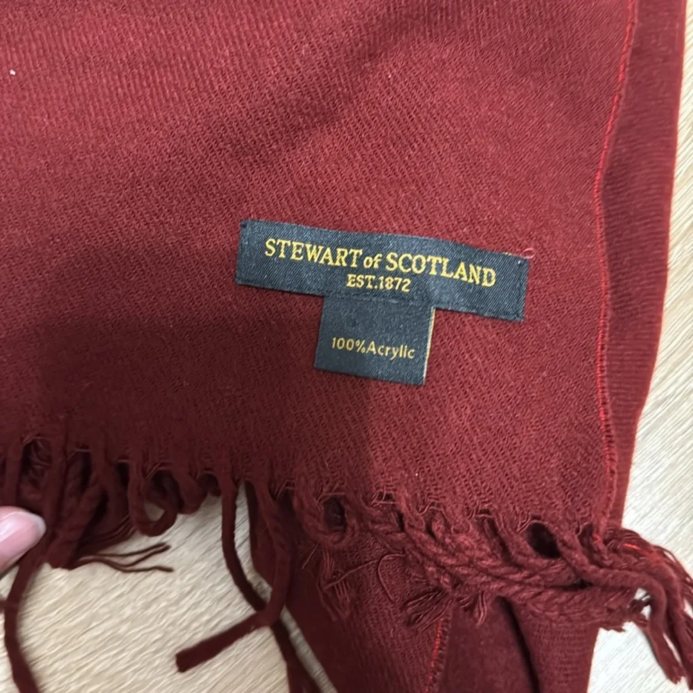 Stewart of Scotland Men’s Bordeaux Maroon Scarf Acrylic & Fringe Trim